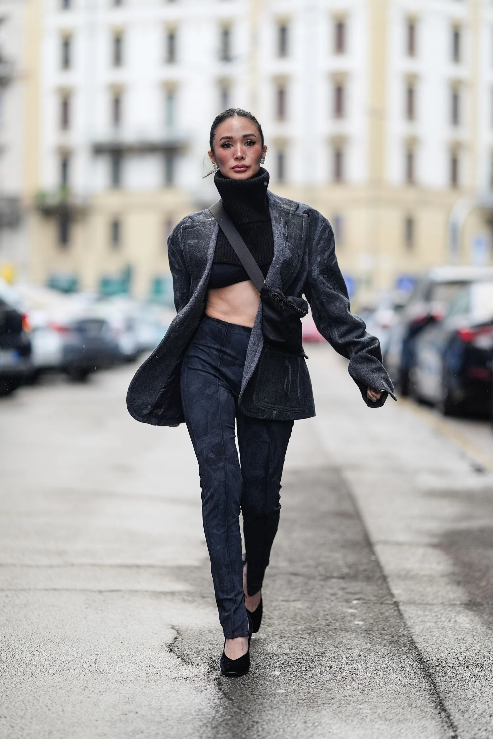 Скінні знову в моді: недооцінені штани повертаються у 2026-му.
6