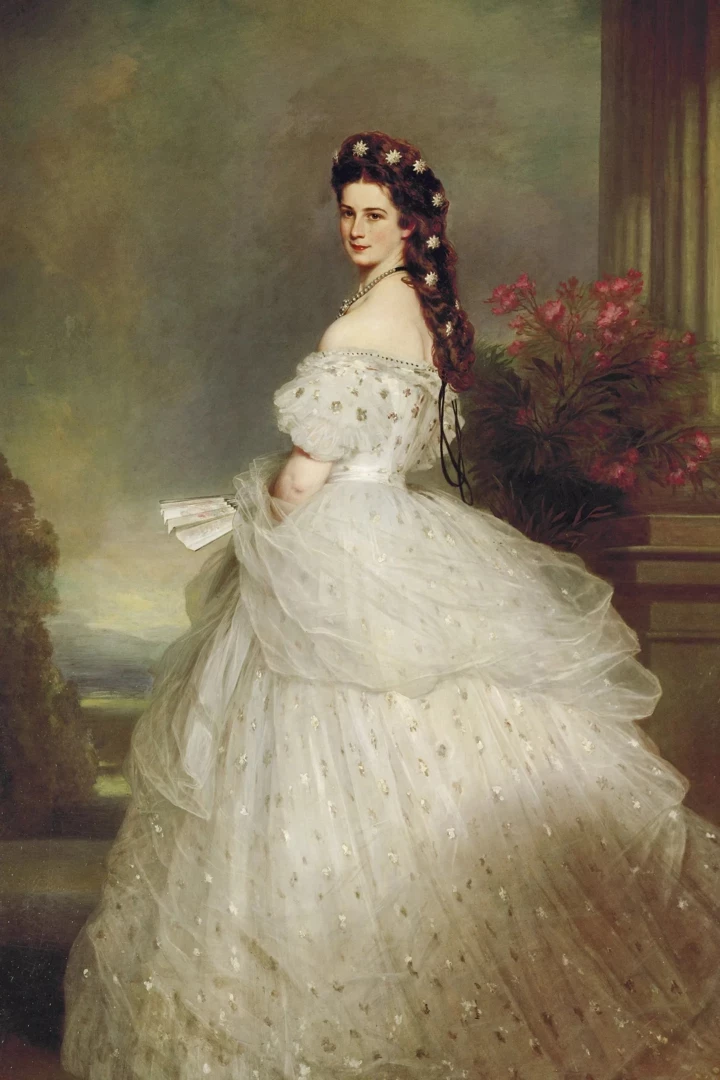 Залаштунки пошиття вбрання для фільму "Буремний перевал"
5