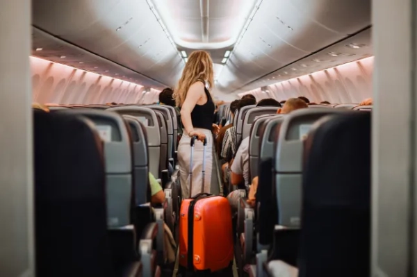 Японія оголошує про повну заборону авіаперельотів, починаючи з квітня