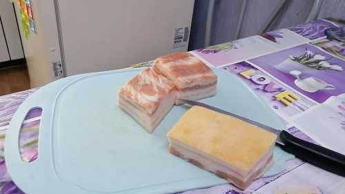 Сало: секрет м’якої та ніжної шкурки при засолюванні.