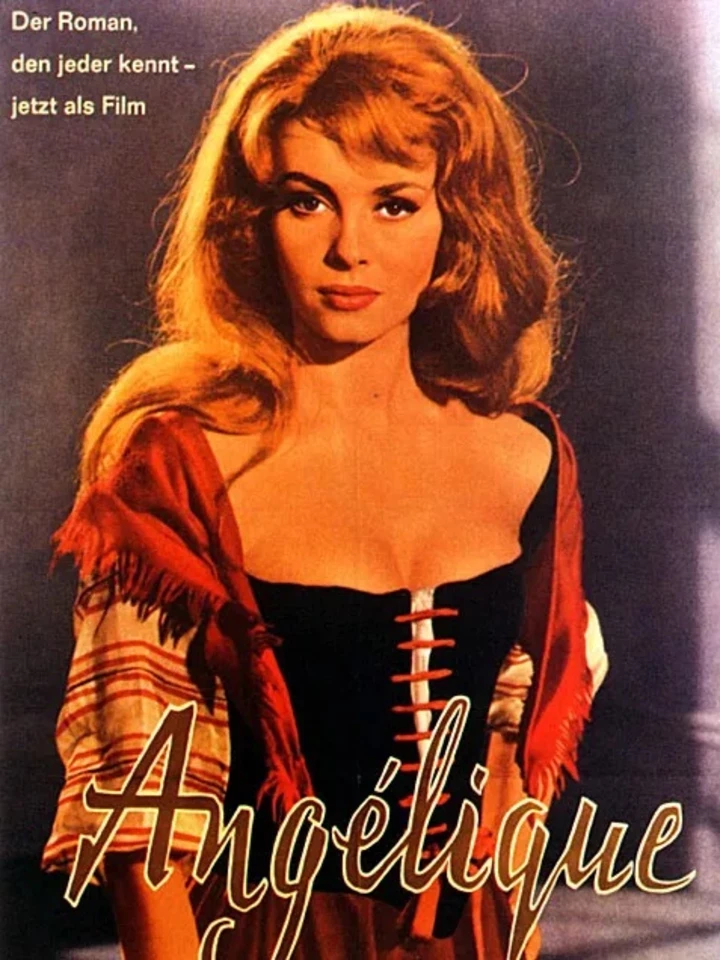 Залаштунки пошиття вбрання для фільму "Буремний перевал"
4