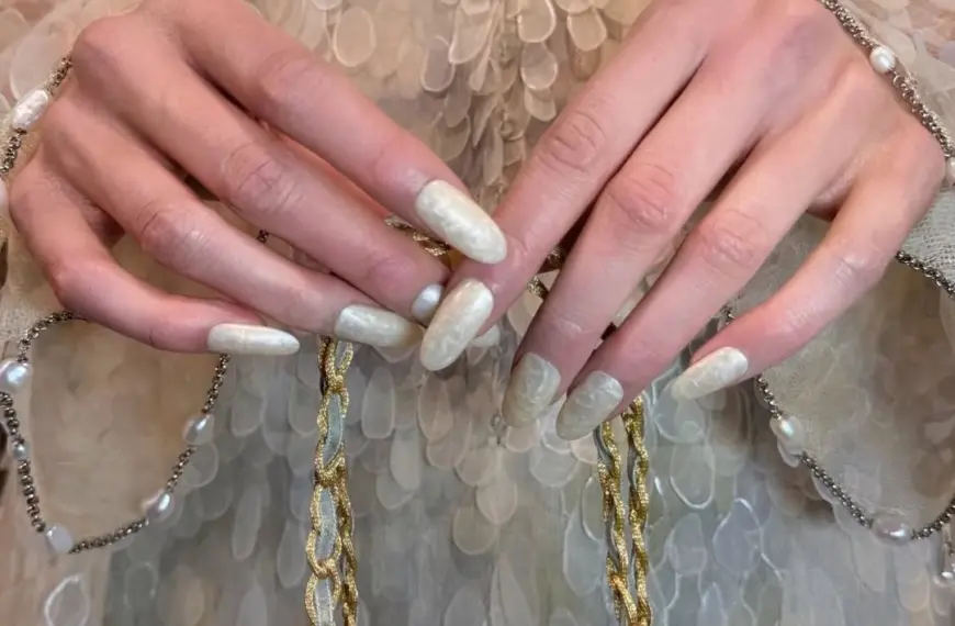 Chanel: Небесні нігті Haute Couture. Феєрія манікюру.