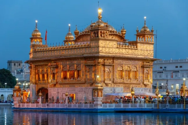 Амрітсар, Золотий Храм, відоме місце паломництва сикхів, Пенджаб, Індія