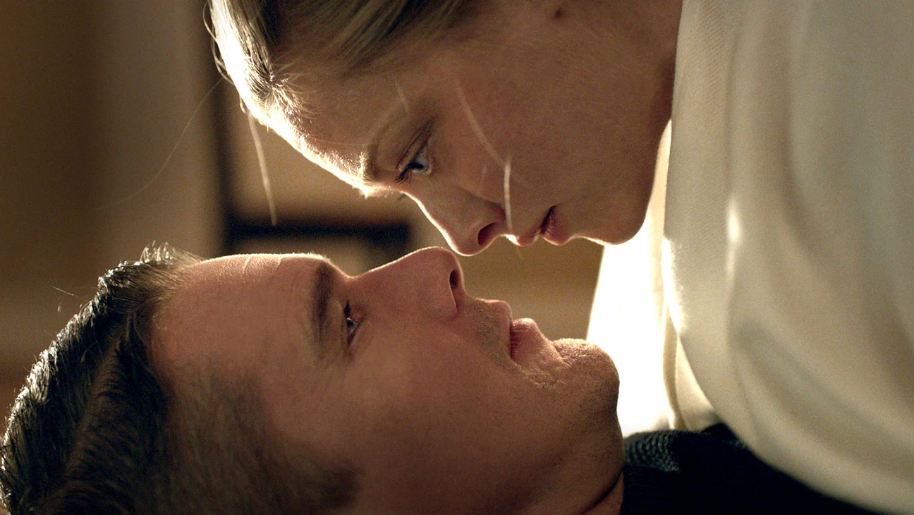 Ітан Гоук та аманда Сейфрід у фільмі 3