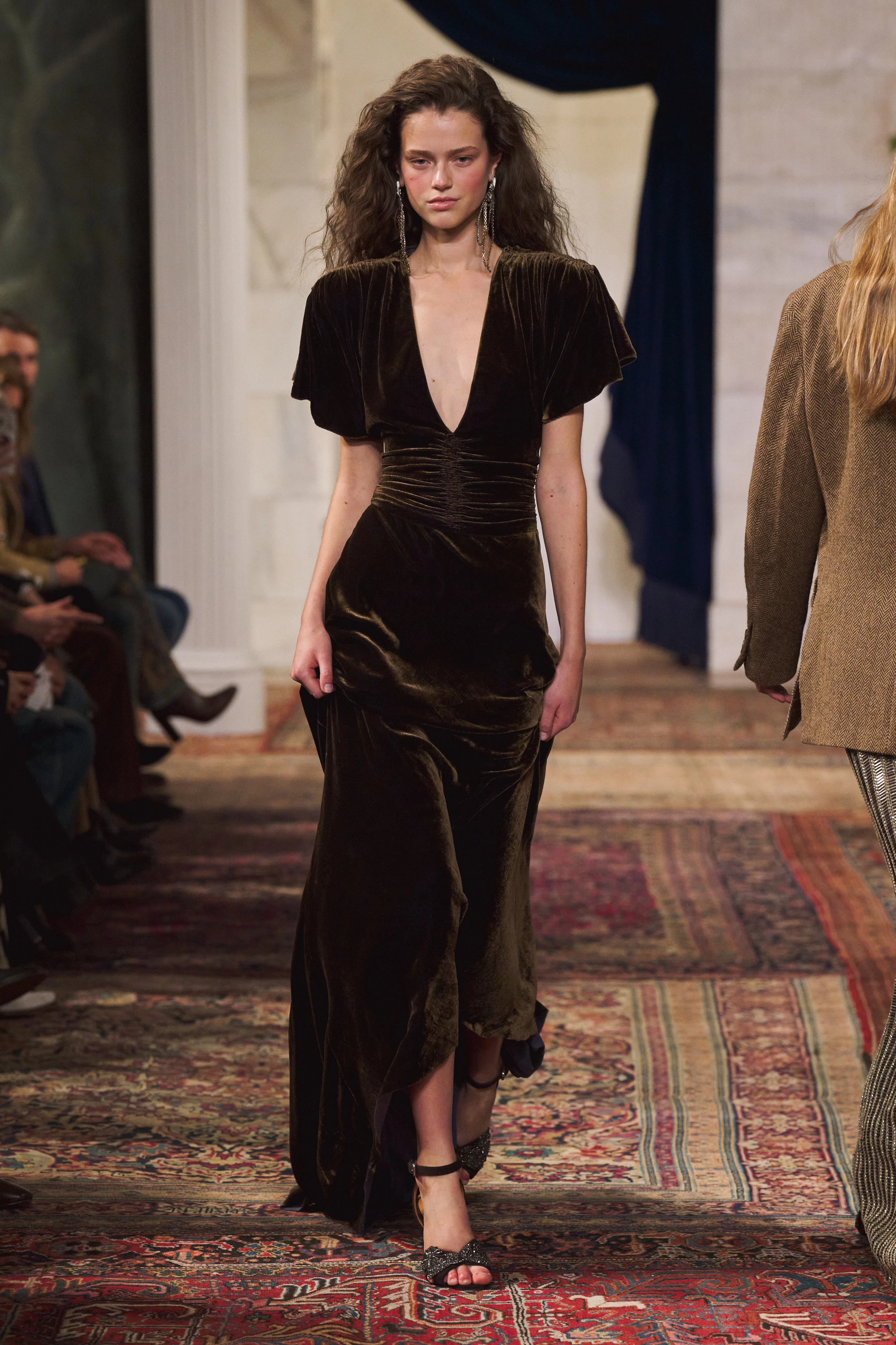 Елегантність і мандри: свіжа лінія Ralph Lauren, осінь-зима 2026-2027
7