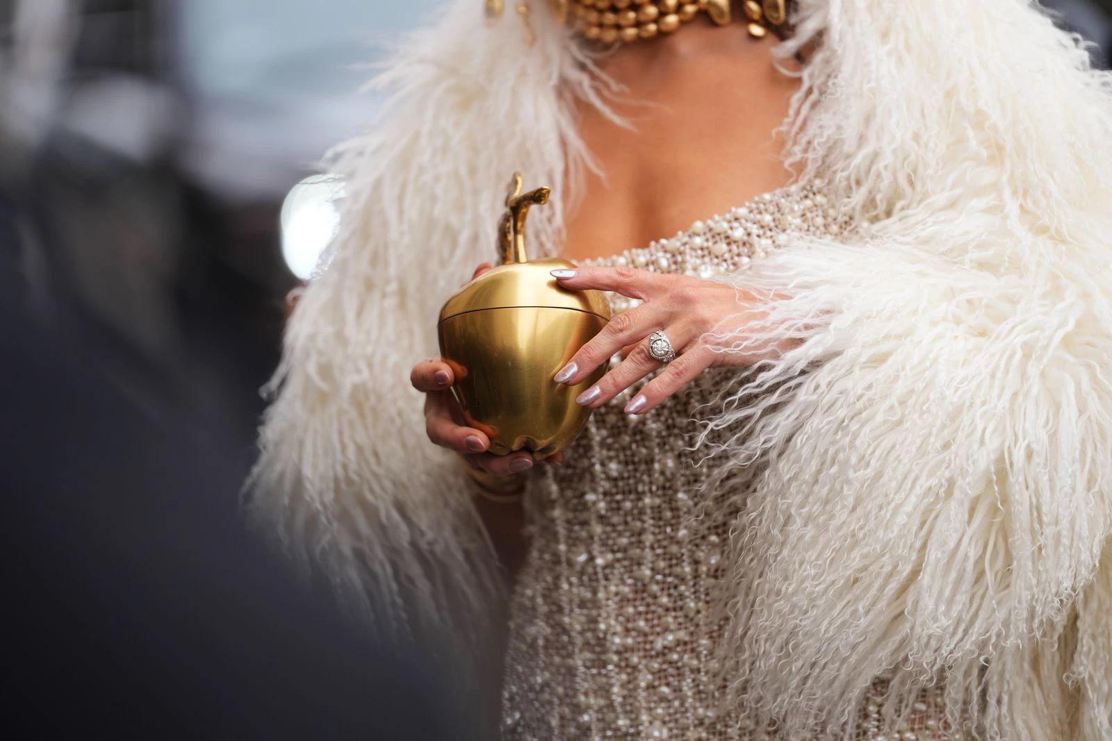 Найпопулярніші сумки з модних показів: стиль переважає над практичністю.
3