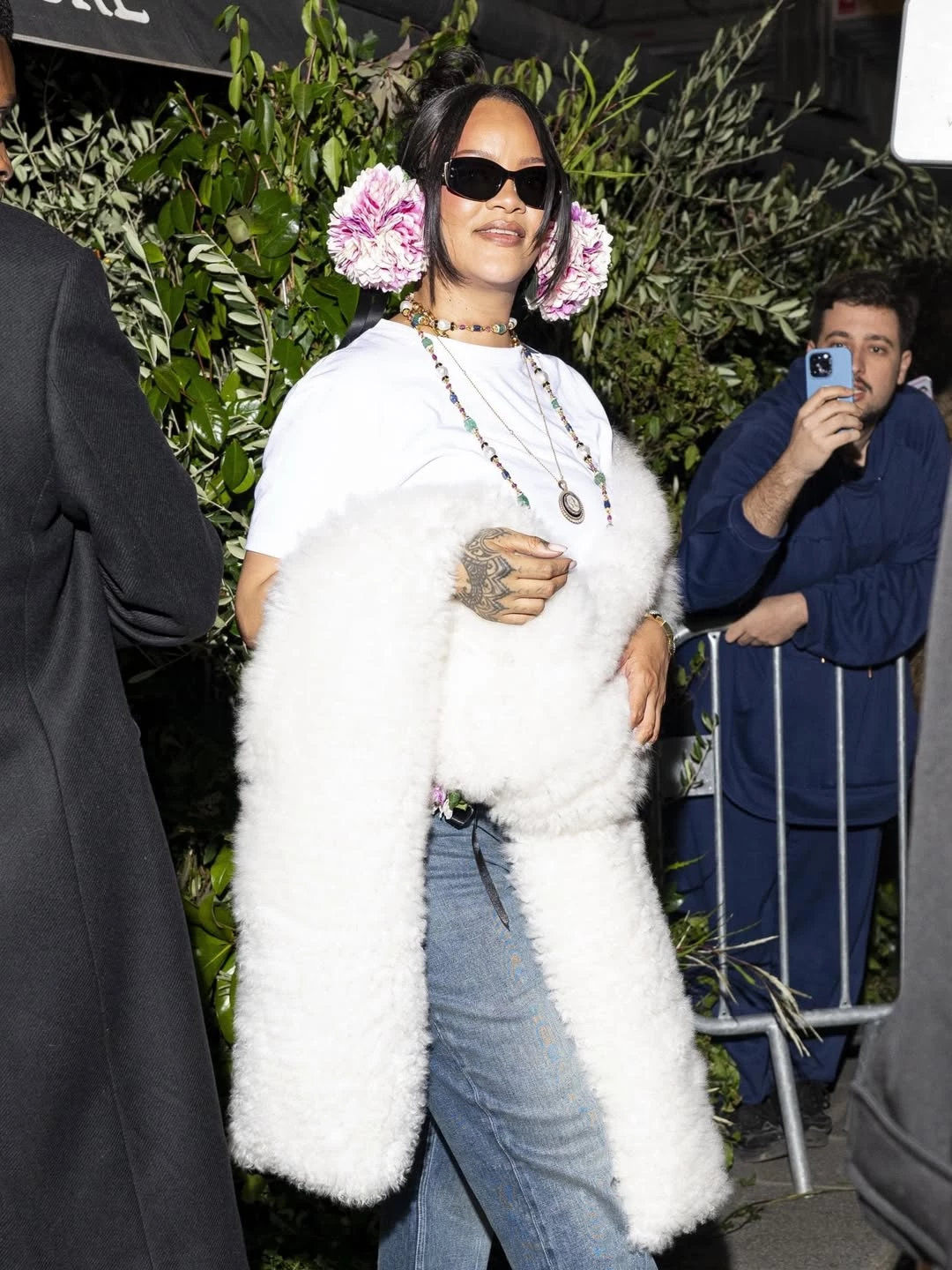 Ріанна вразила новим луком, щойно з показу Dior Couture.