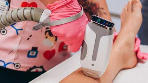 Яка результативність лазерної епіляції для білого, тонкого та сивого волося?