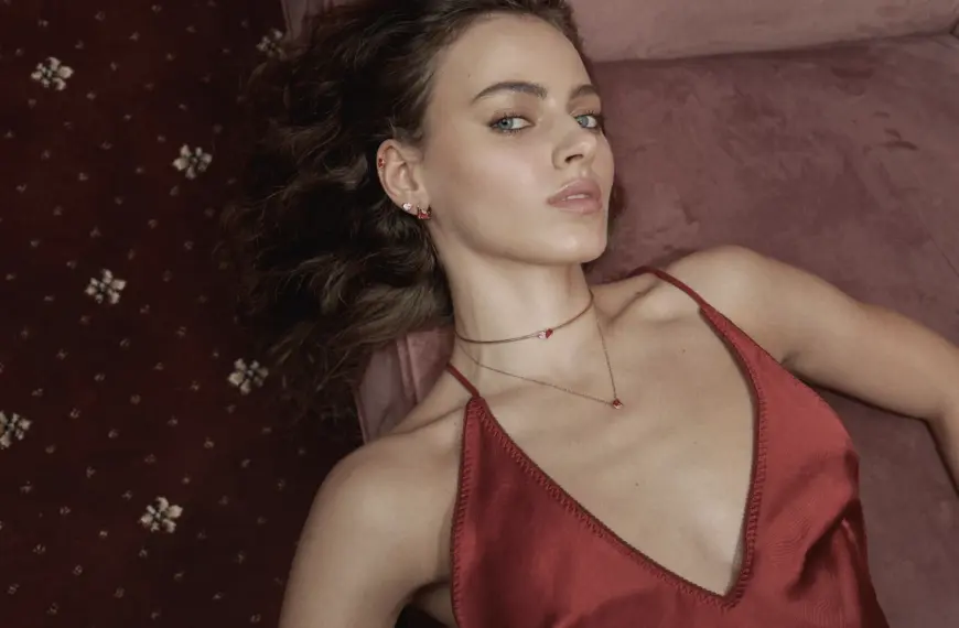 Коштовна симфонія почуттів: SOVA презентує добірку з вирощеними в лабораторії сапфірами.