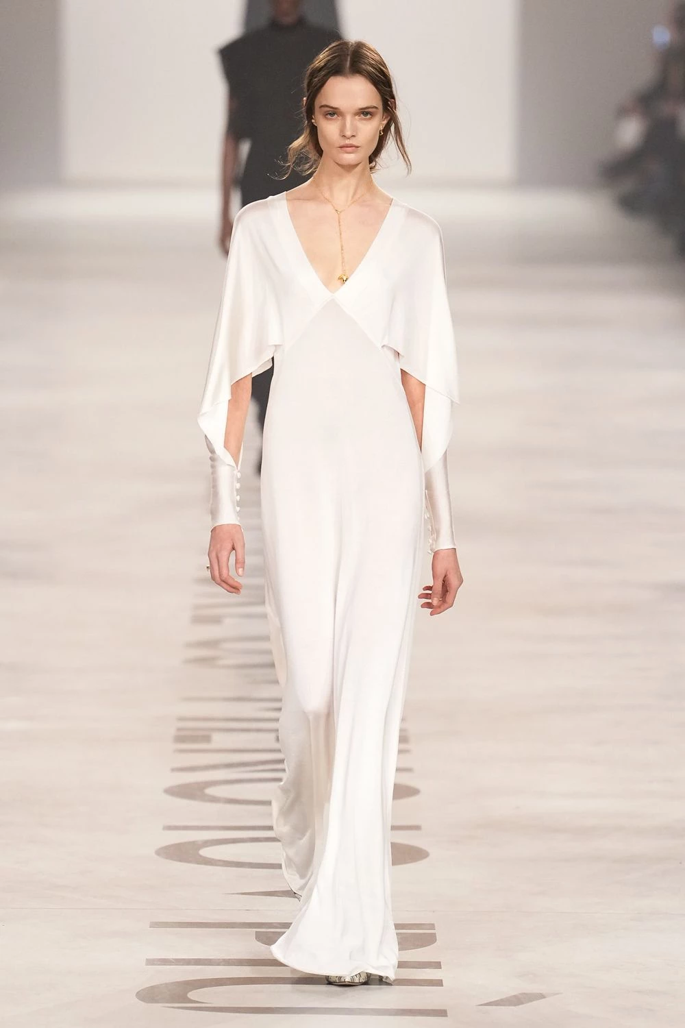 "Від "я" до "ми": перша колекція Марії Грації К'юрі в Fendi"
16