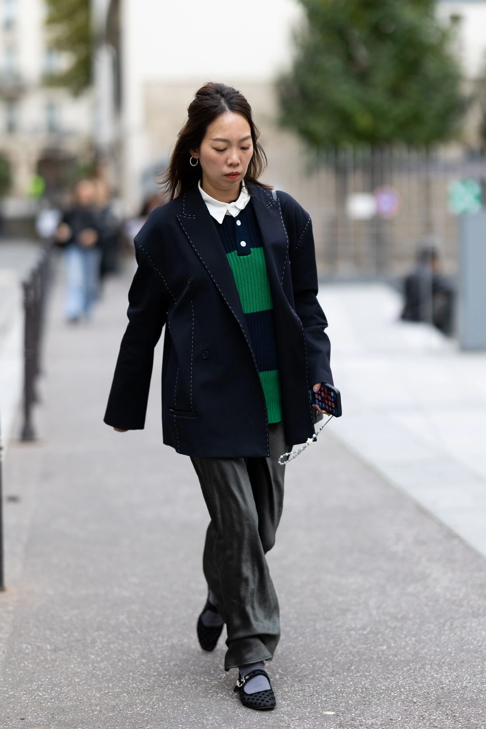 Модні образи з балетками 2026: стильні комбінації
1