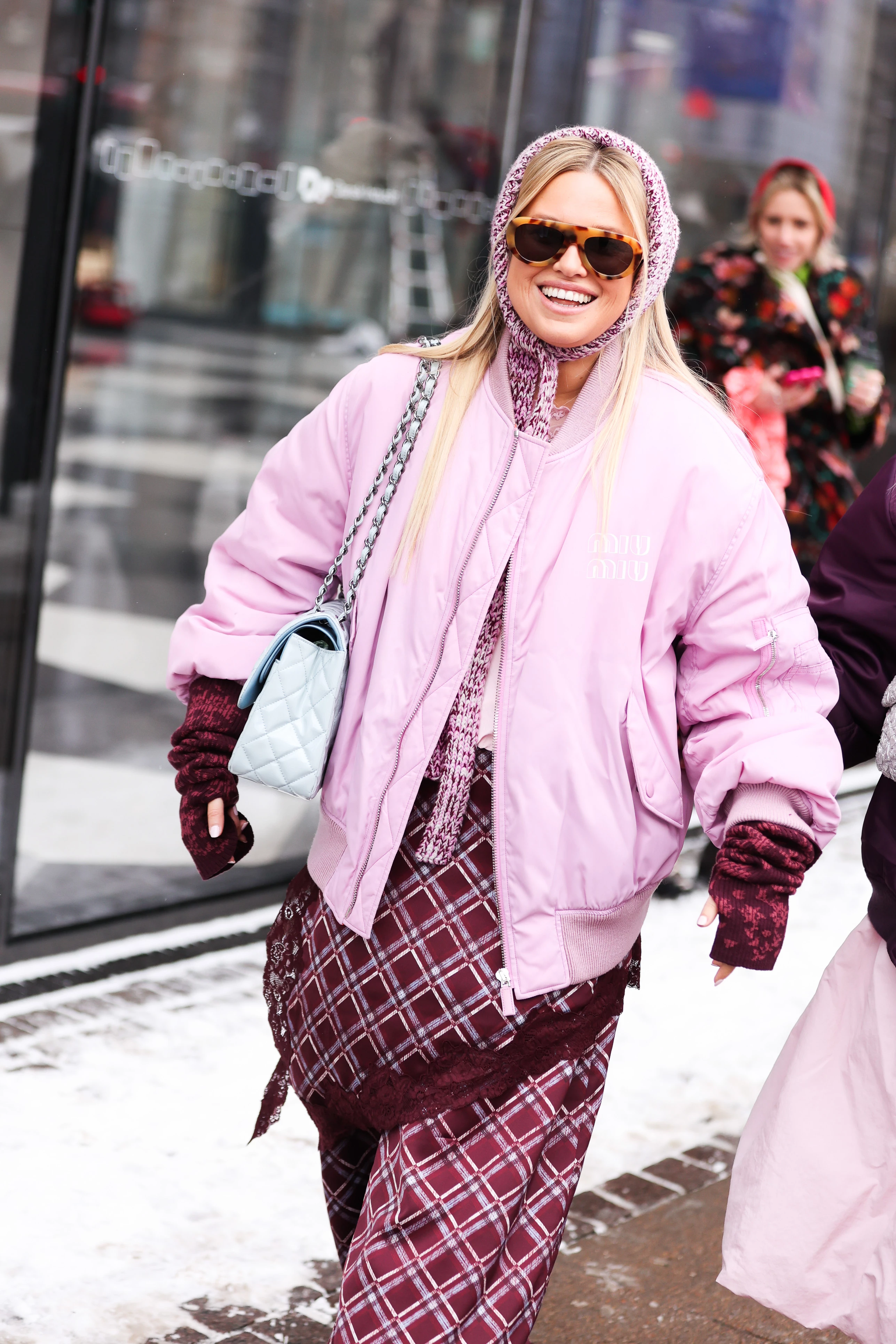 Стильні зимові головні убори за вибором скандинавських ікон стилю
0