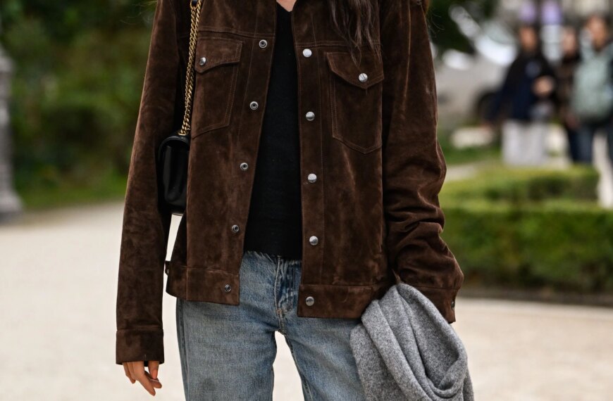 Джинси та светр: найбільш просте весняне комбо, що не вимагає пояснень.