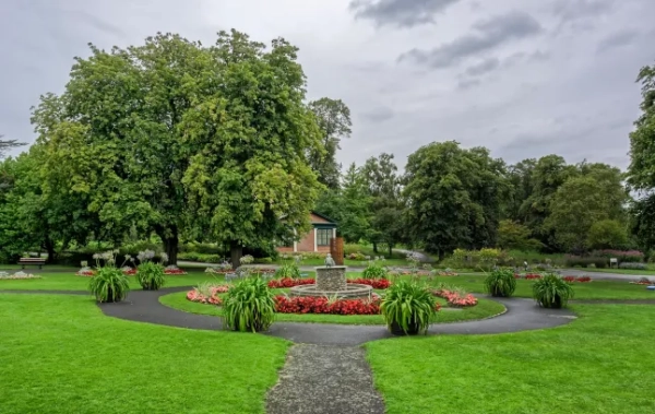 Вид на сади Веллі в центрі Гаррогейта, Велика Британія.
