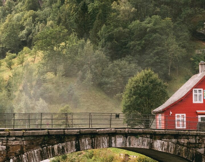 Топ-12 напрямків для мандрівок у 2026.