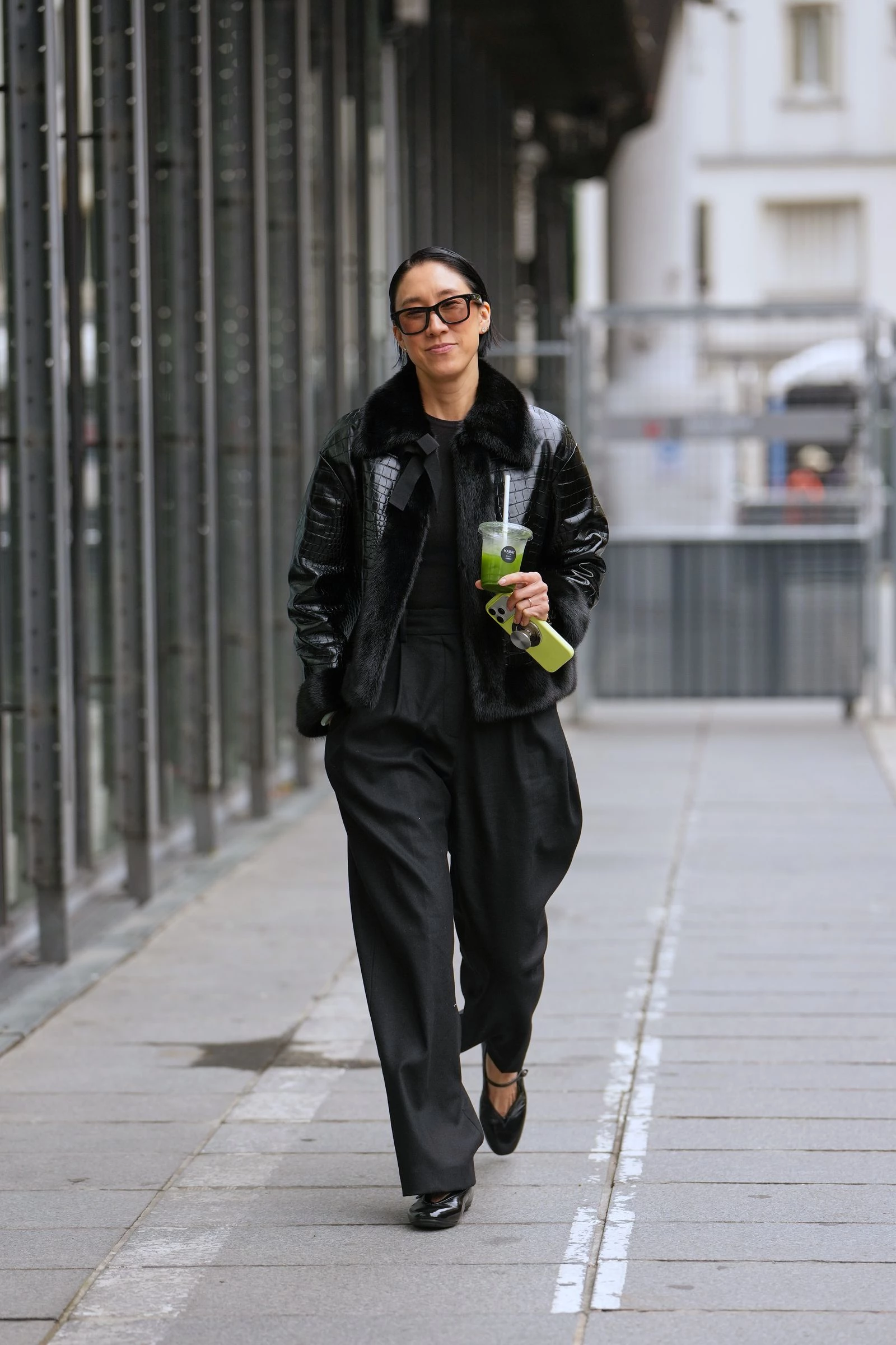 Модні образи з балетками 2026: стильні комбінації
5