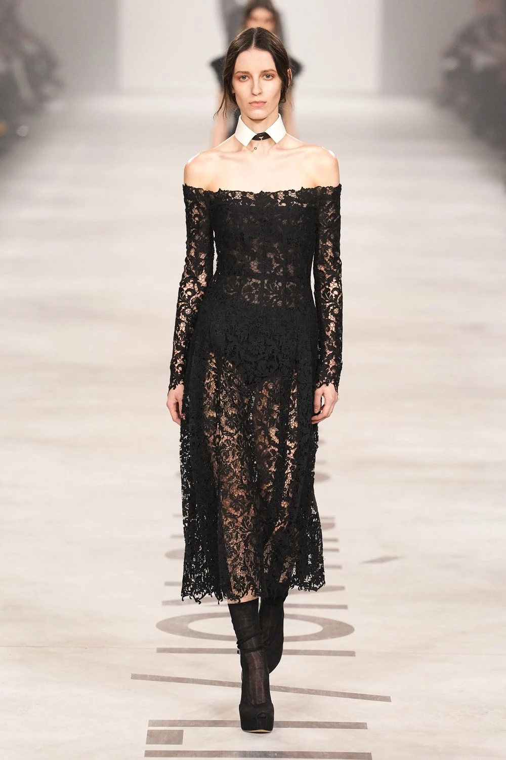 "Від "я" до "ми": перша колекція Марії Грації К'юрі в Fendi"
1