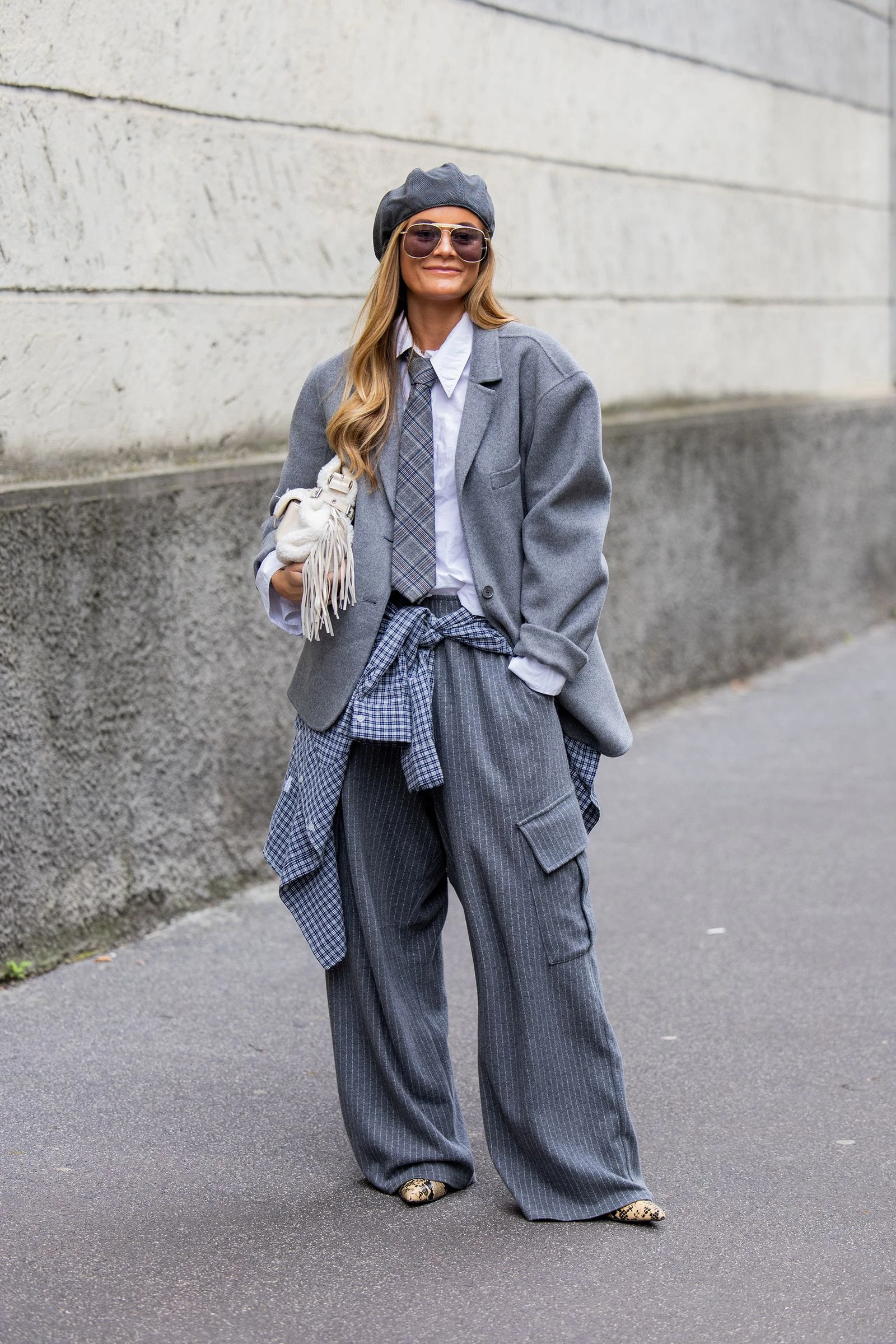 Повернення карго: стильно носимо штани з нульових у 2026.
2