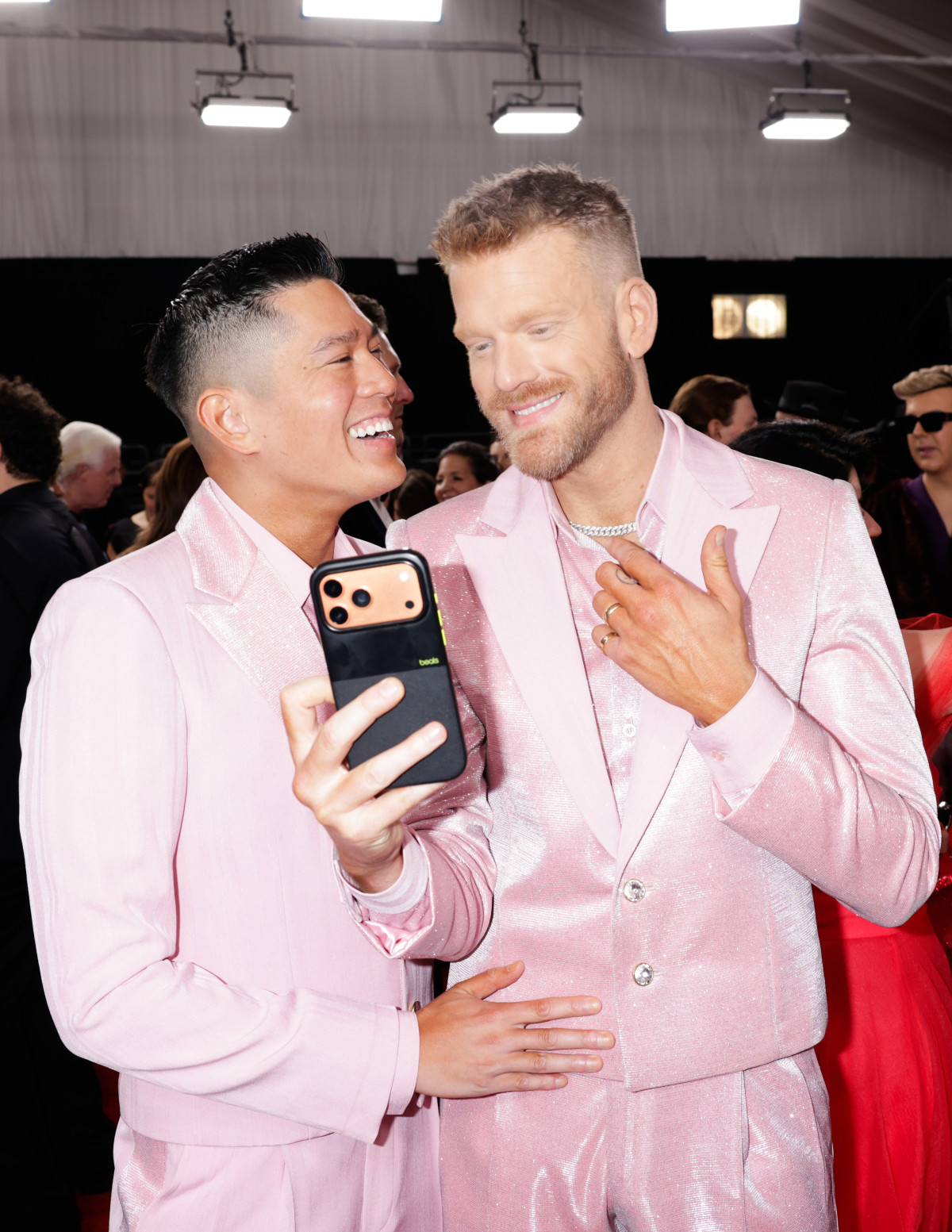 Чарівність «Ґреммі-2026»: закохані дуети на святковій події
5