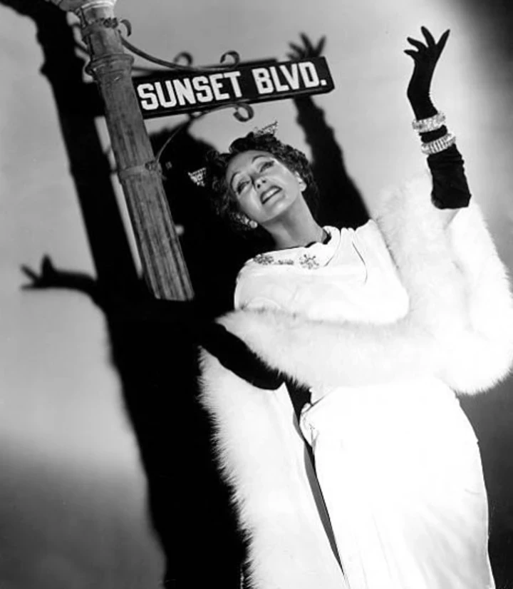 Чтиво на дозвіллі: "Cartier: Секрети династії, яка створила ювелірний дім"
3