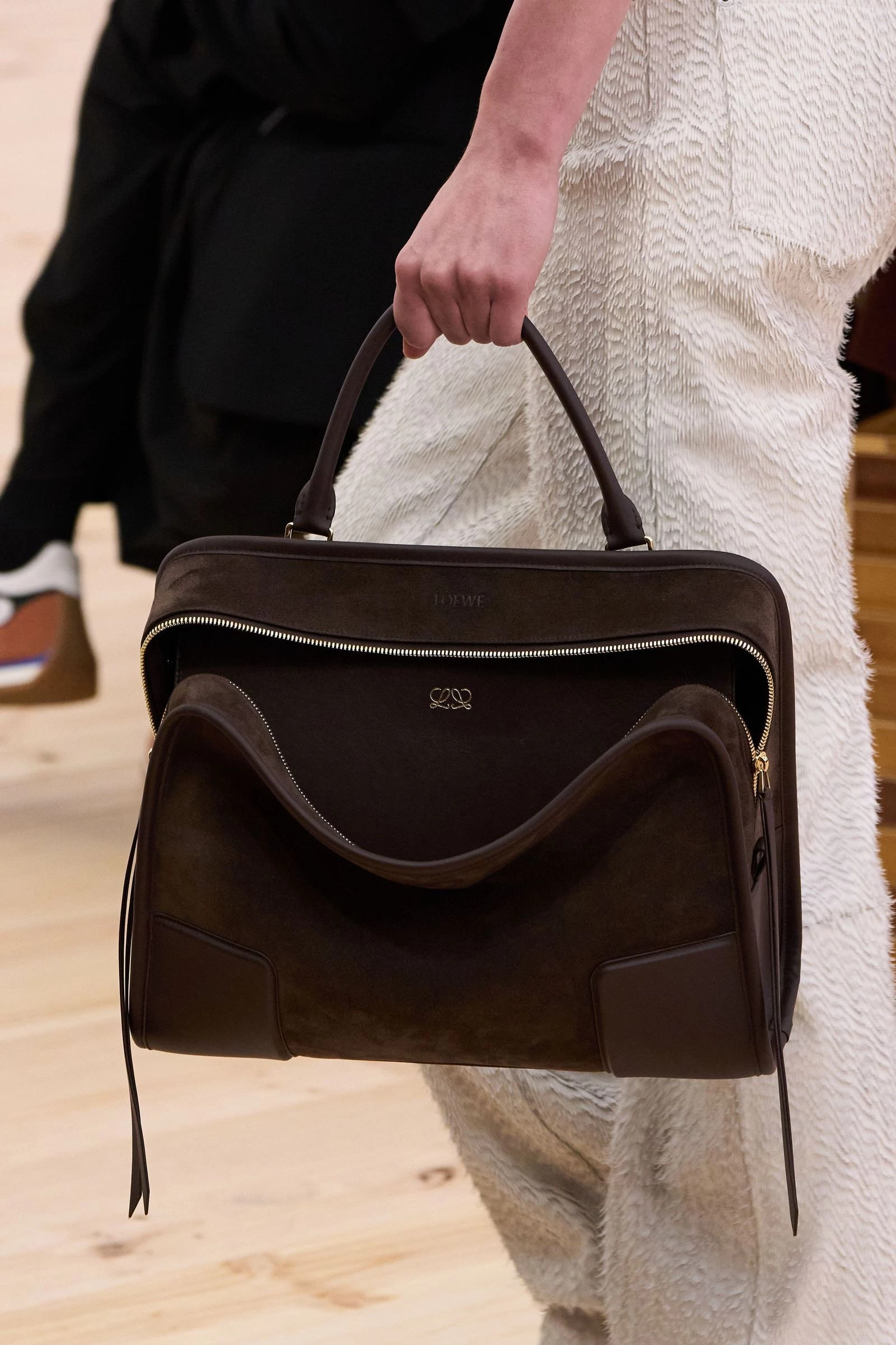 Саквояж: найзручніша сумка у 2026-му, або тріумфальне повернення doctor bag