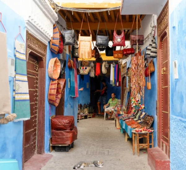 Магазин ремесел у медині Тетуана, Тетуан, Марокко.