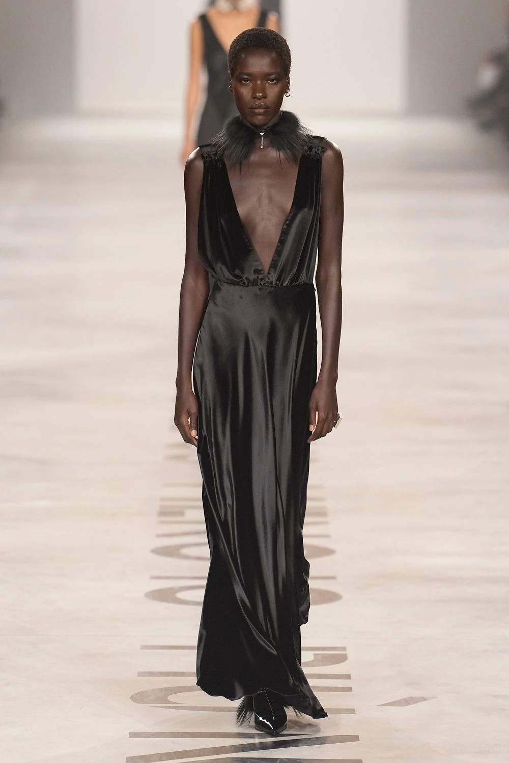 "Від "я" до "ми": перша колекція Марії Грації К'юрі в Fendi"
19