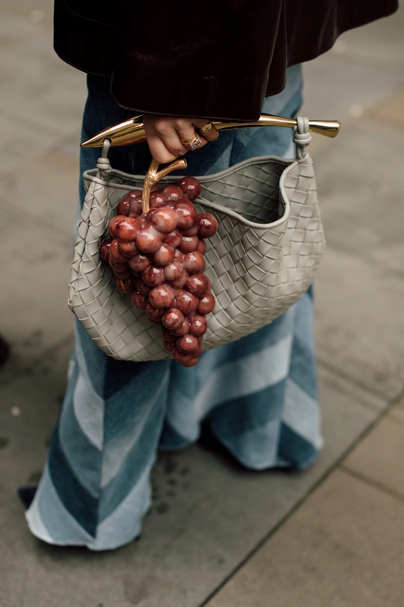 Найпопулярніші сумки з модних показів: стиль переважає над практичністю.