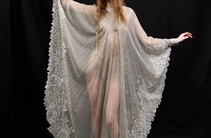 Найкращі зачіски з подіумів Тижня моди весна-літо 2026