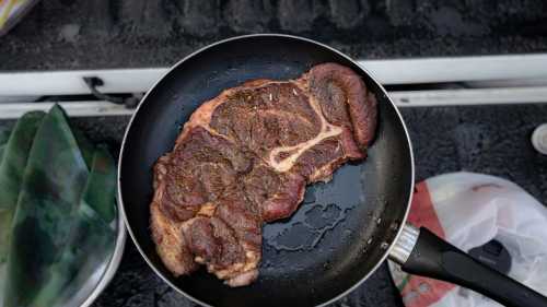 Відкиньте міф про “запечатування соків”: кухонні звички, що…