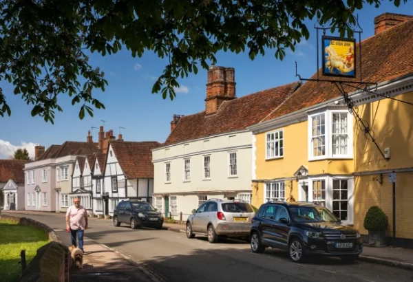 2WGNR8A Велика Британія, Англія, Ессекс, Дедхем, Сан-Інн та Хай-стріт