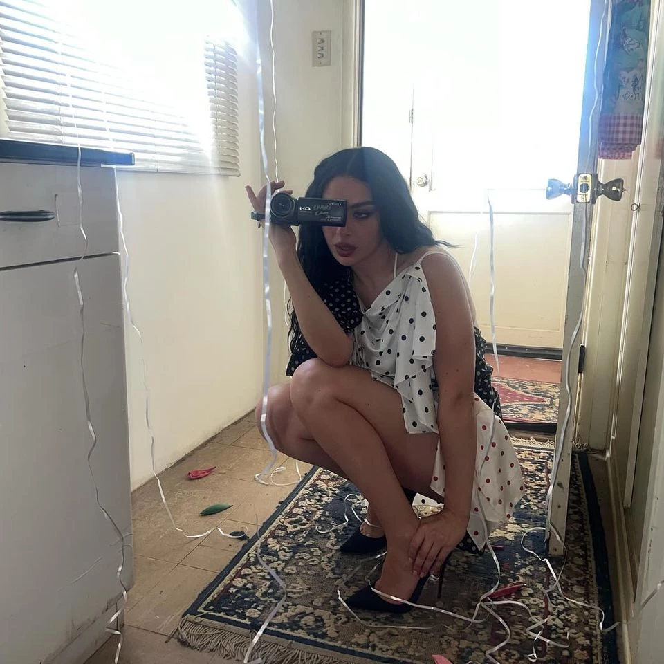 Недбалість як стиль: навмисна неохайність – головний тренд моди 2026