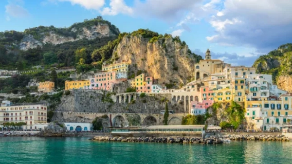 Приємний літній день на Амальфітанському узбережжі