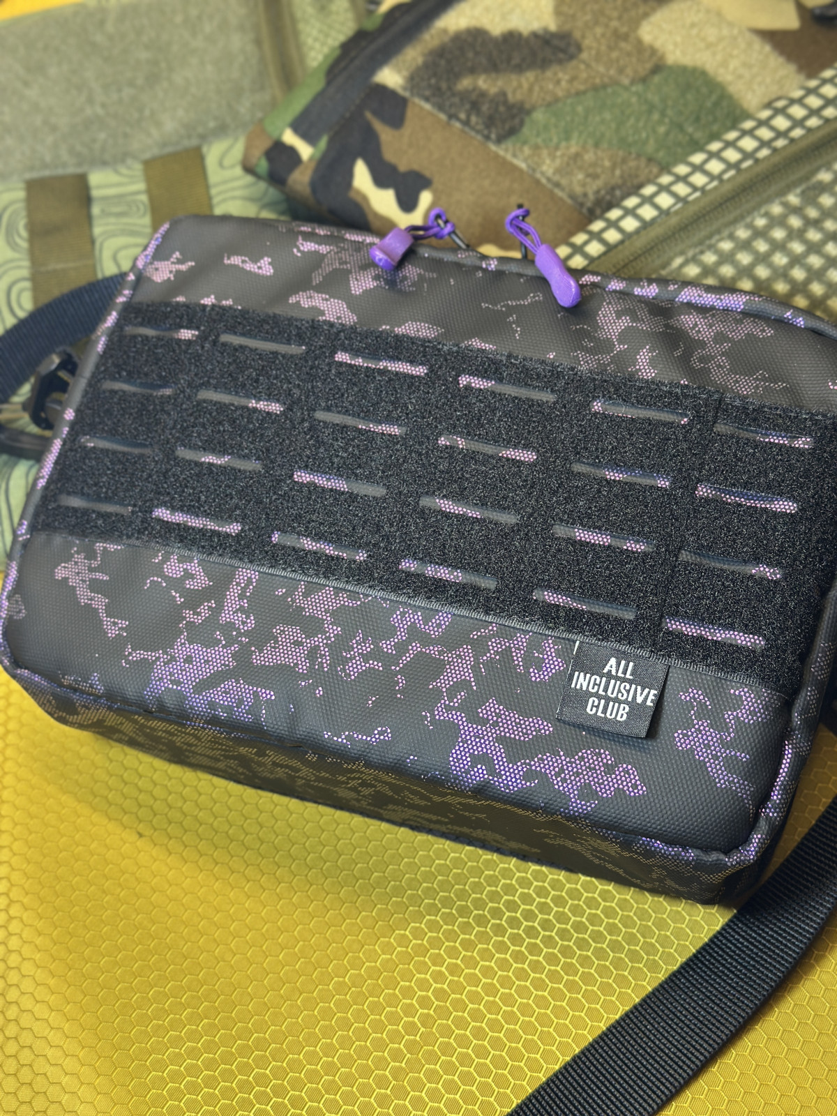 Інклюзивність у дії: All Inclusive — новий погляд на адаптивний гардероб.
5