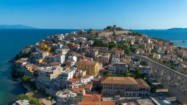 Грецьке «Блакитне місто» щойно отримало нові прямі рейси до Великої Британії