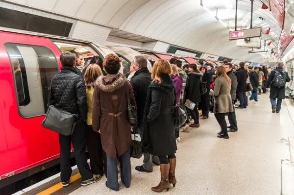 Подорожі поїздом у Великій Британії