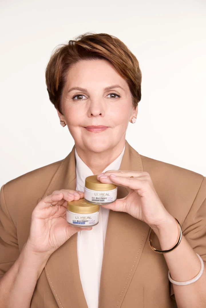 Олена Фроляк, телеведуча та представниця лінійки Age Expert L'Oréal Paris, – про міць, роки, улюблену косметику та літературу
5