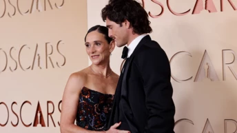 Чому найпривабливіші хлопці гуляють з матерями 6