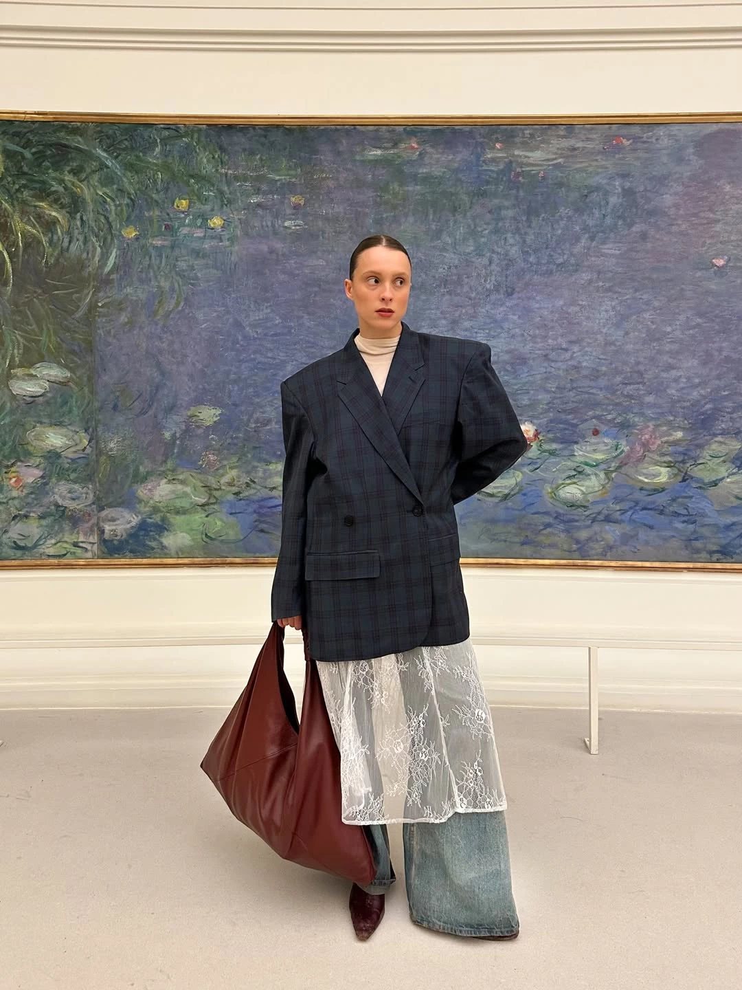 Instagram @lara_bsmnn2