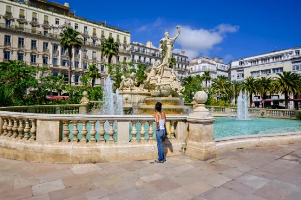 Франція, Вар, Тулон, фонтан на площі Свободи