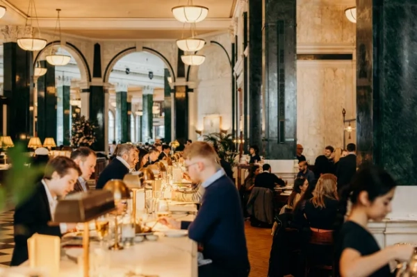 Я провів 16 годин у лондонському районі The Ned, що коштувало мені 1410 фунтів стерлінгів — ось моя чесна думка 18