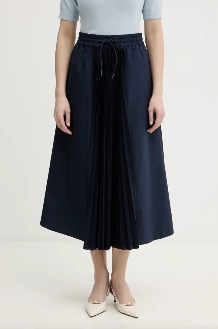 Модниці цієї весни несподівано надають перевагу цій спідниці.
5