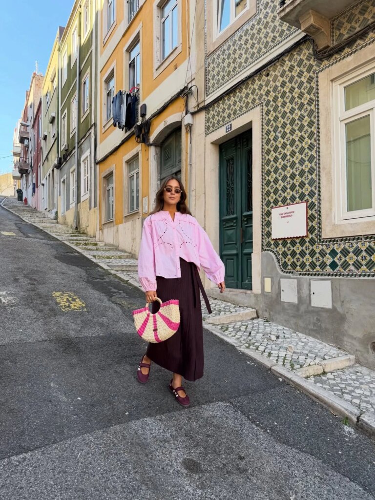 Adidas Samba: Стильні та комфортні балетки, що замінять кросівки цьогоріч 8 Adidas Samba: Стильні та комфортні балетки, що замінять кросівки цьогоріч 7