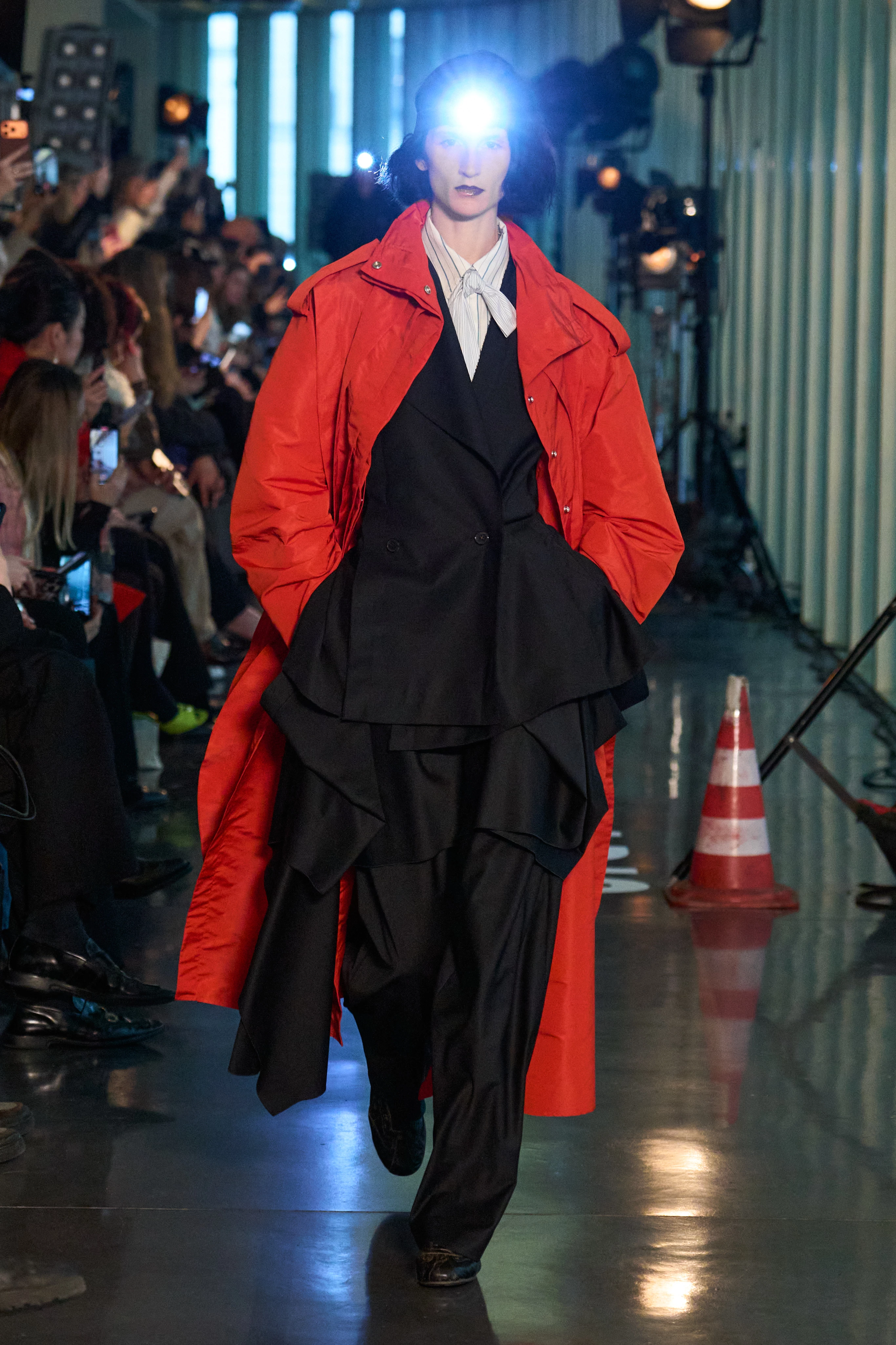 Незгасиме світло: LITKOVSKA освідчилась Києву в новій збірці. 10 Незгасиме світло: LITKOVSKA освідчилась Києву в новій збірці.
2