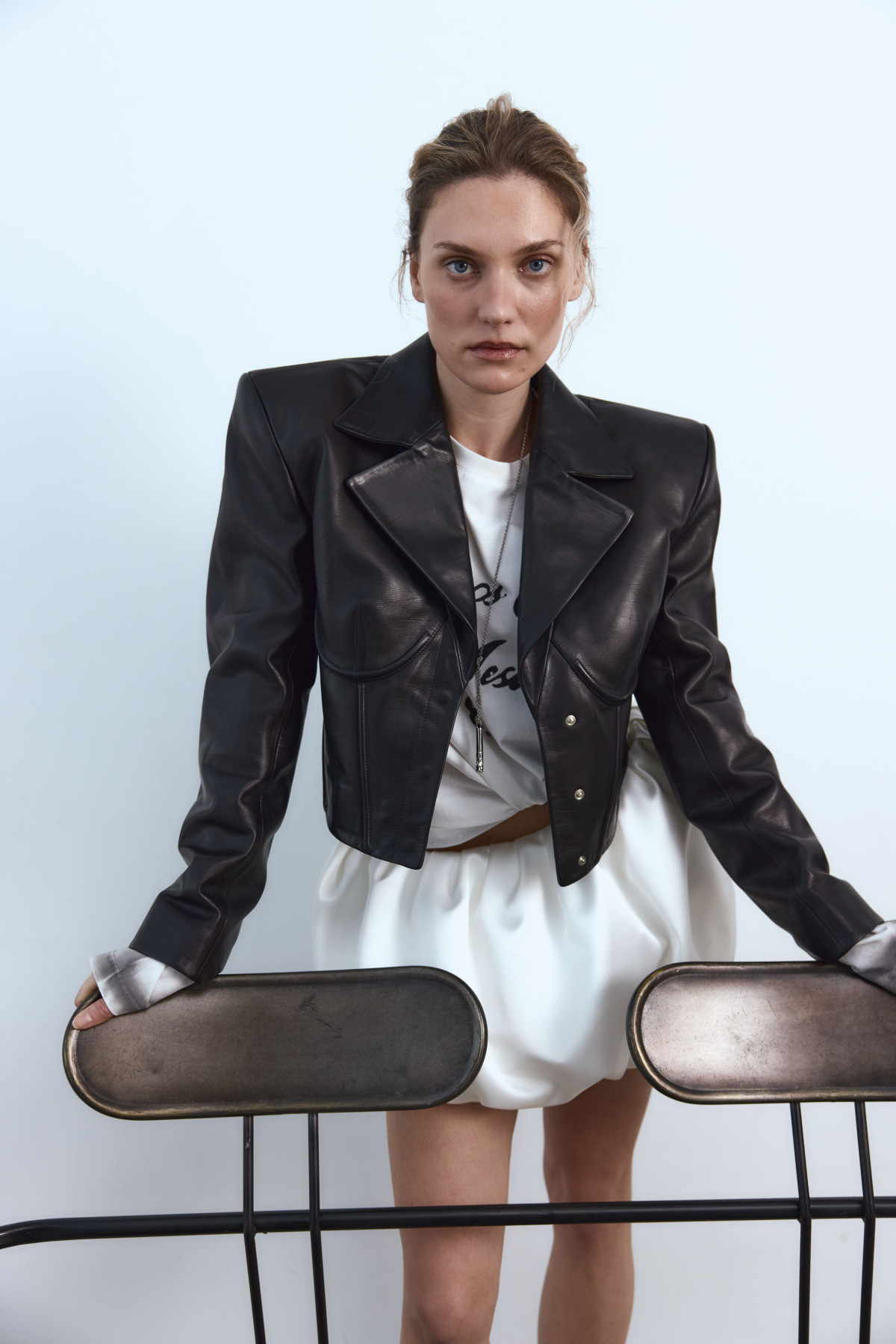 Бойові дії продемонстрували незмінне прагнення людей до стильного одягу, навіть у важкі періоди. Розмова з власницею марки Bazhane, Анною Шведовою.
31