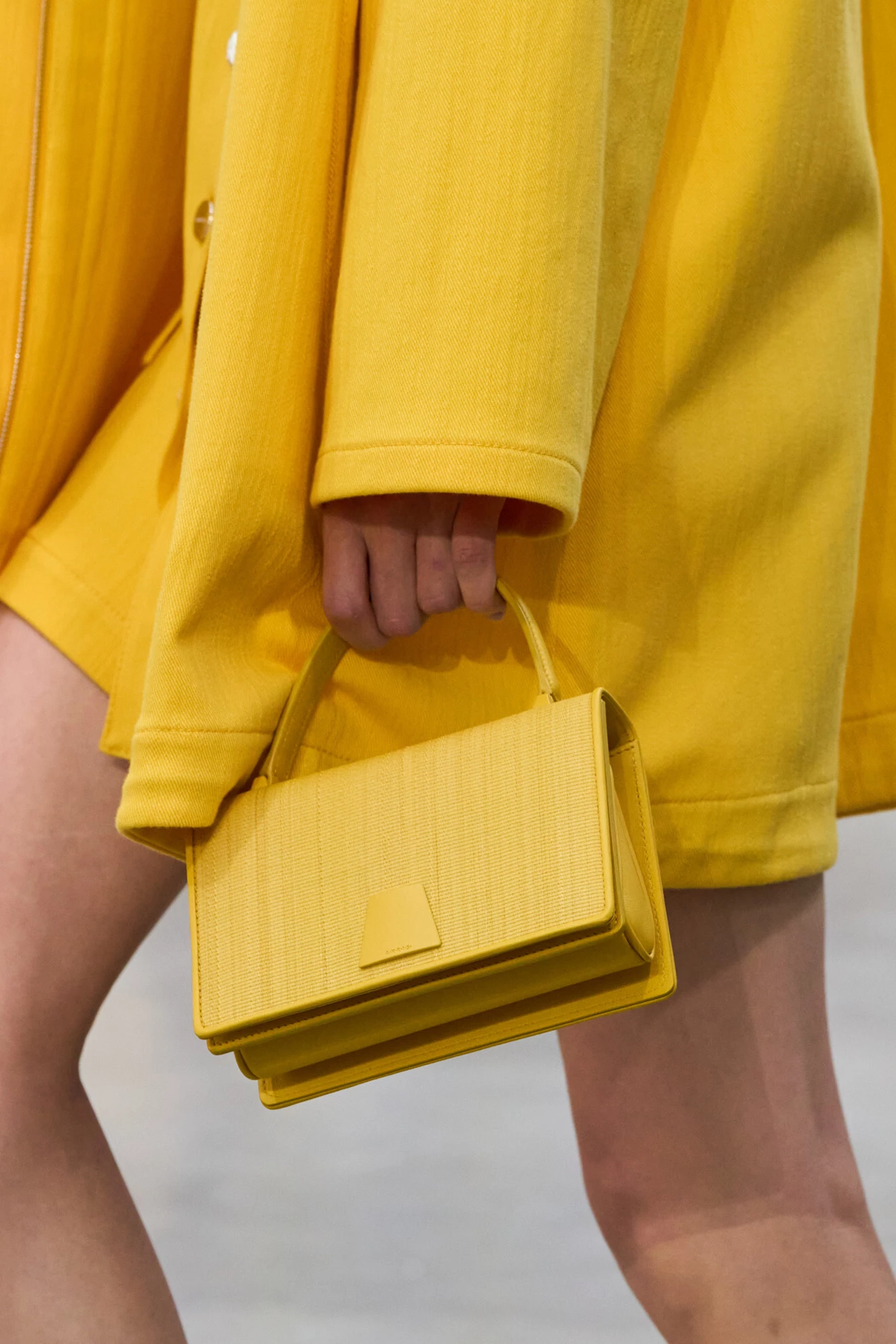 Жовта сумка: головний писк весняно-літнього сезону 2026, з яким вже хизуються стильні&hellip;