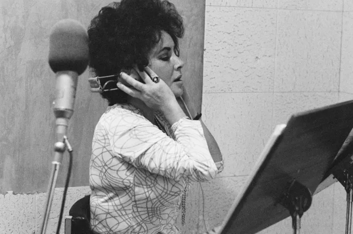 Елізабет Тейлор: коштовності на екрані
11