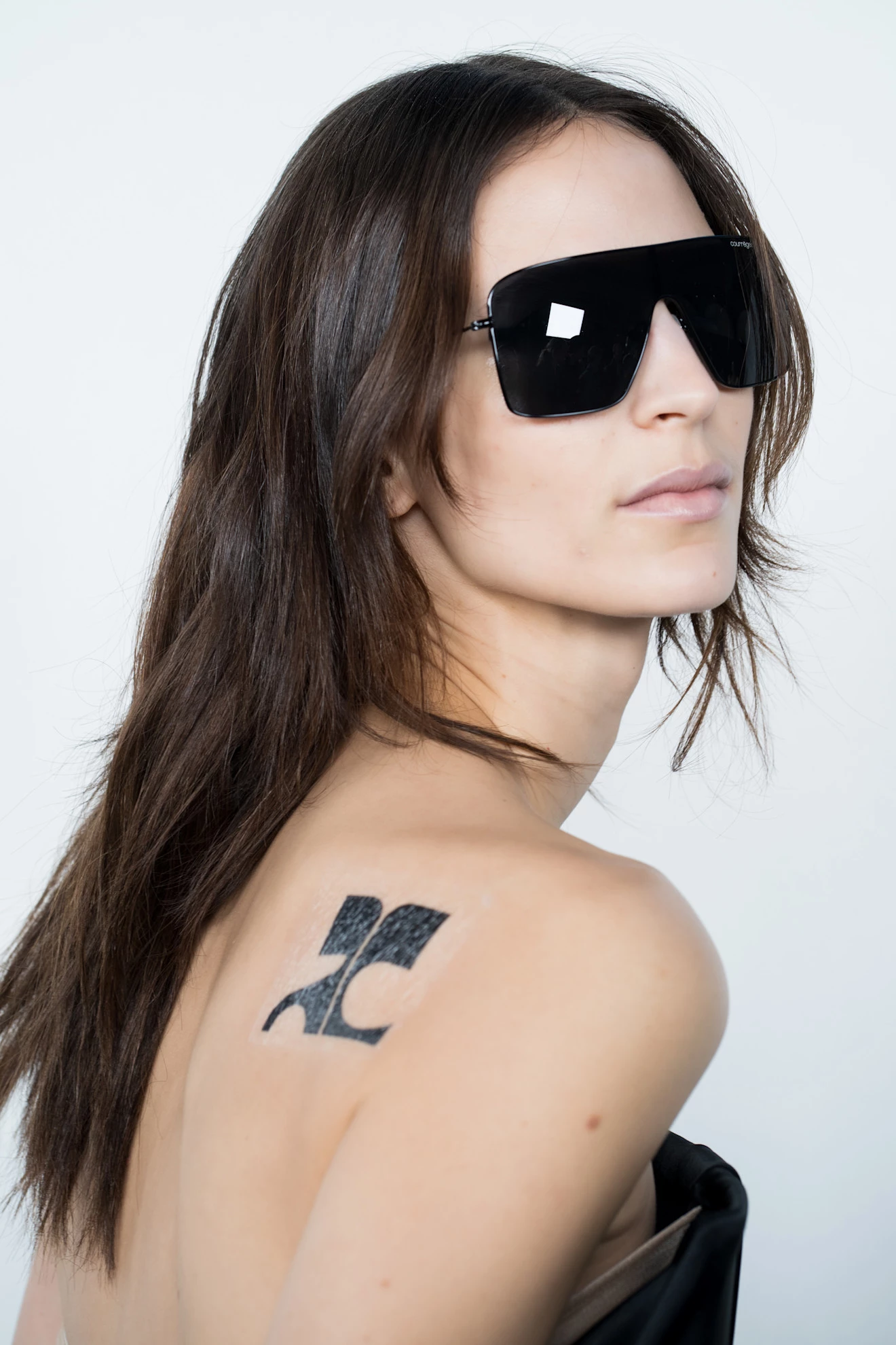 П'ятірка основних трендів краси з Паризького тижня моди осінь-зима 2026/27.
7