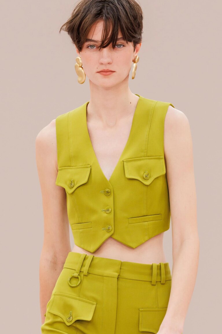 Сережки як заміна мейкапу: топ-тренд 2026 11 Сережки як заміна мейкапу: топ-тренд 2026 9