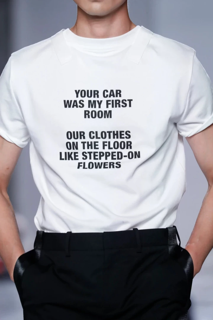 Як Оушен Вуонґ, автор, здобув славу в сучасній літературі 10 Як Оушен Вуонґ, автор, здобув славу в сучасній літературі
4